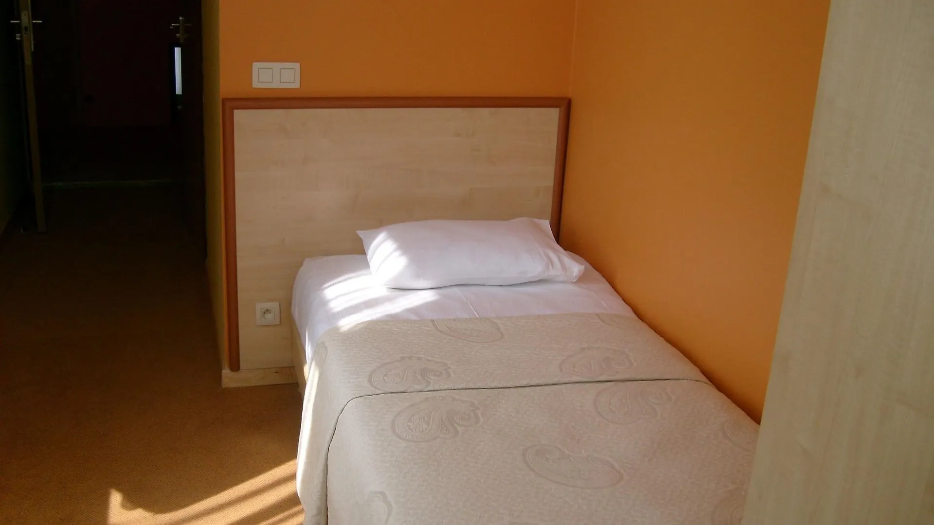 ***  Hotel Prestige Saint-Josse-ten-Noode Belçika